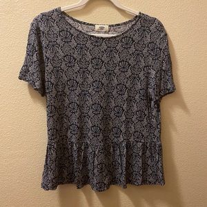 Old Navy women’s sea-themed navy blouse